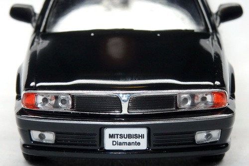 MITSUBISHI DIAMANTE 1