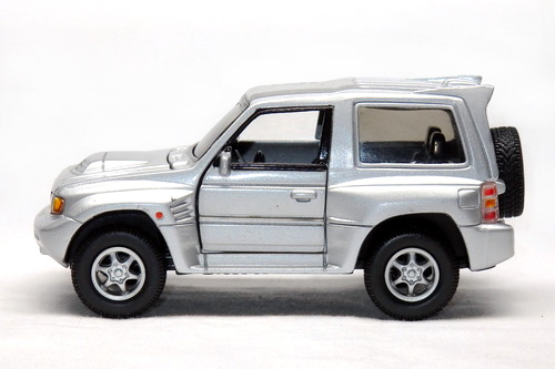 MITSUBISHI PAJERO EVOLUTION