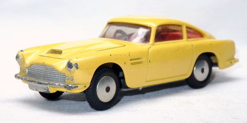 ASTON MARTIN DB4 3
