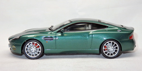 ASTON MARTIN V12 VANQUICHE