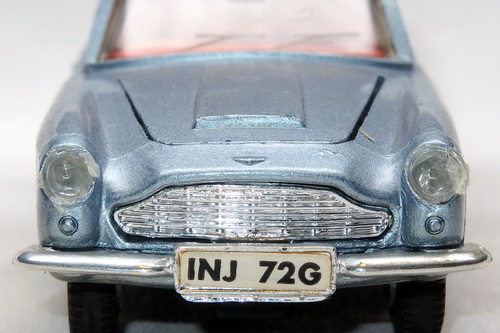 ASTON MARTIN DB6 1