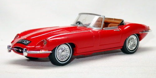 JAGUAR E TYPE 13