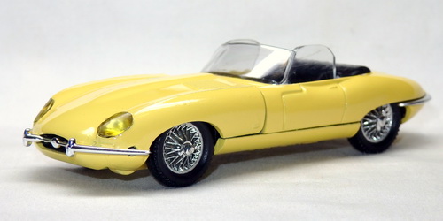 JAGUAR E TYPE 17