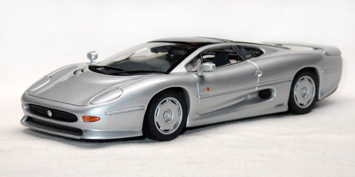 JAGUAR XJ220