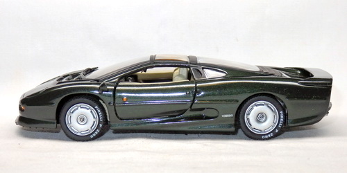 JAGUAR XJ220 4