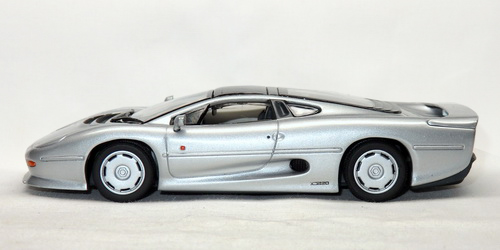 JAGUAR XJ220