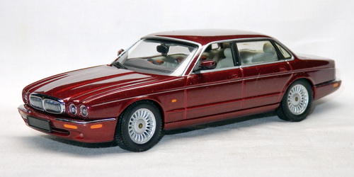 JAGUAR XJ8 (X308)