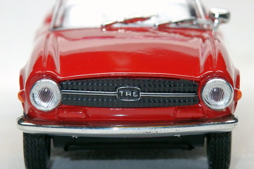 TRIUMPH TR6 1