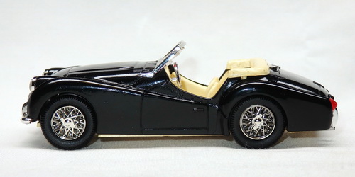 TRIUMPH TR2 2