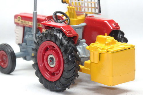 MASSEY FERGUSON 165 TRACTOR 2