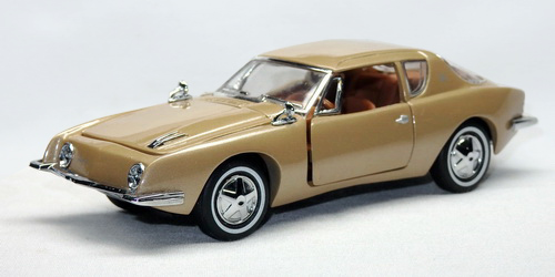 STUDEBAKER AVANTI