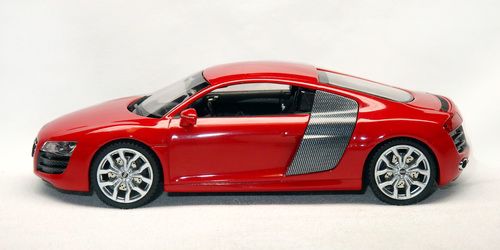 AUDI R8 V10