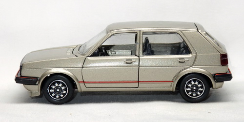 VOLKSWAGEN GOLF II GTi 4