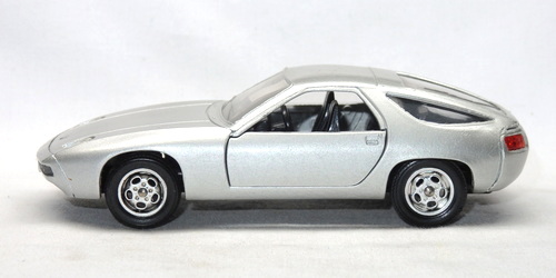 PORSCHE 928 2