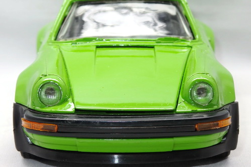 PORSCHE 930 TURBO 13