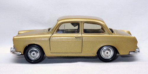 VOLKSWAGEN 1500 (TYPE 3) 4