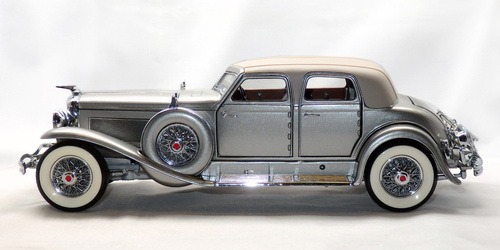 DUESENBERG SJ TORPEDO SEDAN 'TWENTY GRAND'