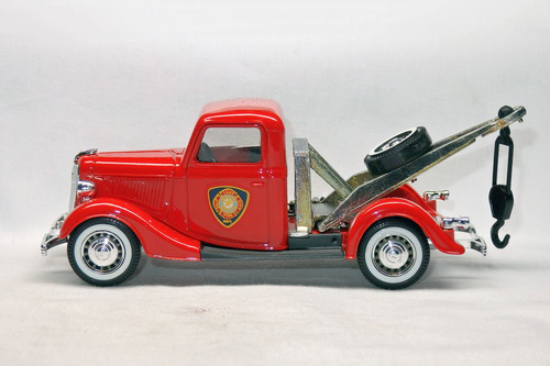 FORD V8 DEPANNEUSE POMPIERS 2