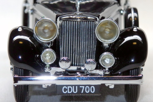 JAGUAR 2.5 SALOON 1