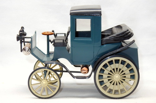 DAIMLER FIRST TAXI