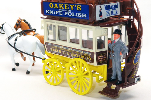 LONDON OMNIBUS HORSE DRAWN CARRIAGES 2