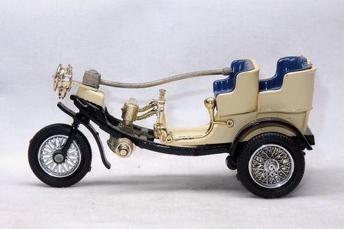 LACROIX DE LAVILLE TRICYCLE